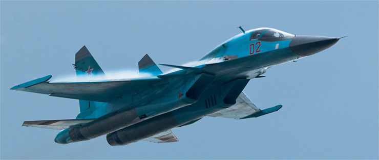 Su-34 pięknie się puszy przed Putinem