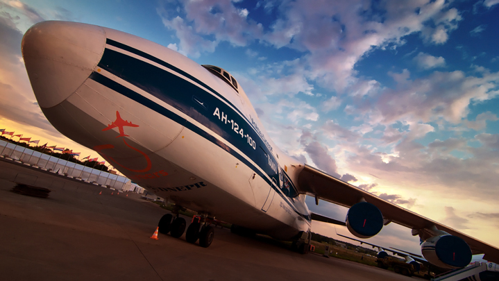 An-124 - 100 (jakby ktoś nie widział na zdjęciu hihi)