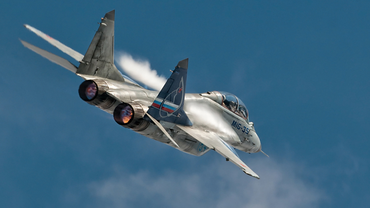 MiG-35 po symulowanym tankowaniu
