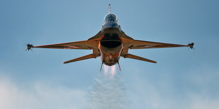 Holenderski F-16 na dopalaczu zaraz nad naszymi głowami! Ostrawa 2010 (Czechy)
