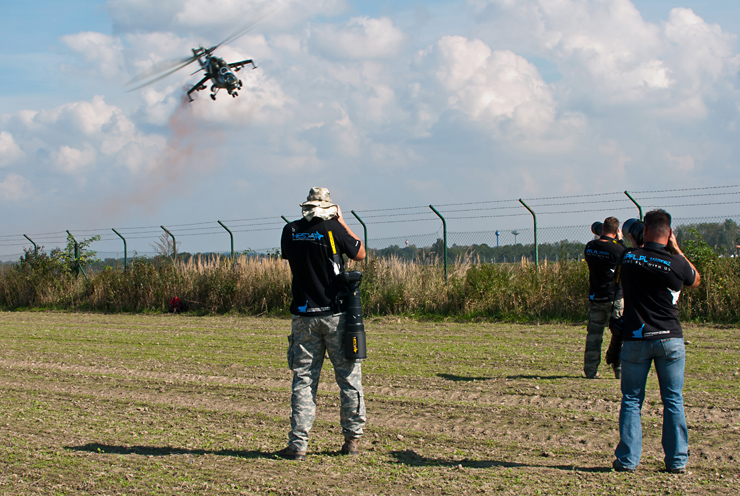 Fotografowanie na linii pokazów podczas NATO Days w Ostrawie (Czechy). Foto Joa 